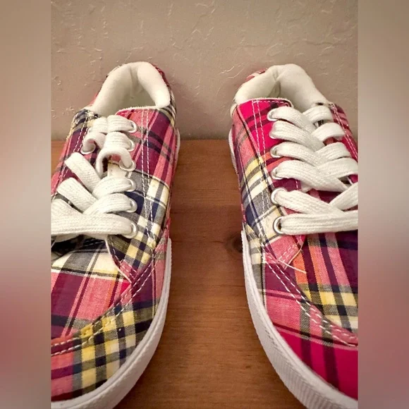 NEW Plaid U.S. Polo Assn. Tennis Shoes - Picture 13 of 15